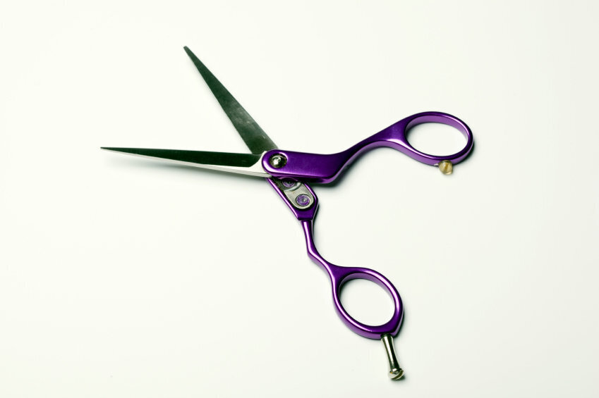 Capelli stirati: tagliare le punte